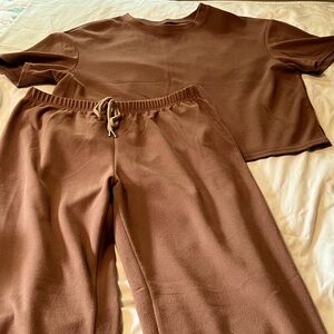 Women’s brown fleece sweater set size L